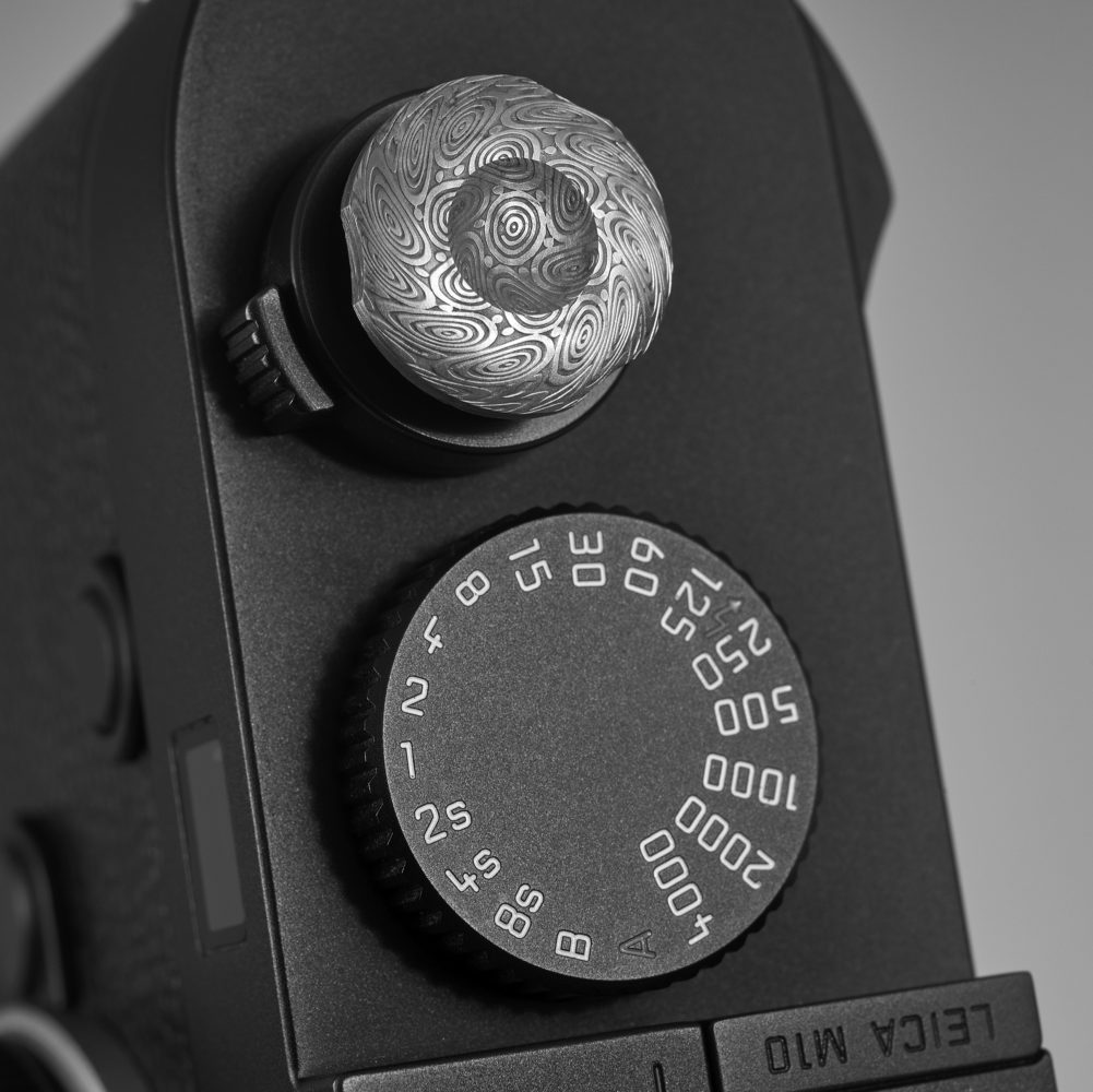 Komaru Softrelease for Leica Cameras